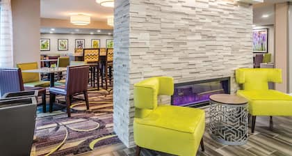 La Quinta Inn & Suites by Wyndham Myrtle Beach - N Kings Hwy