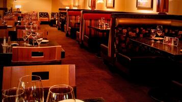 Breakfast, lunch, dinner and brunch served