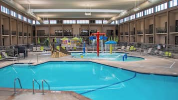 2 piscinas cubiertas (de 08:00 a 22:00), sombrillas