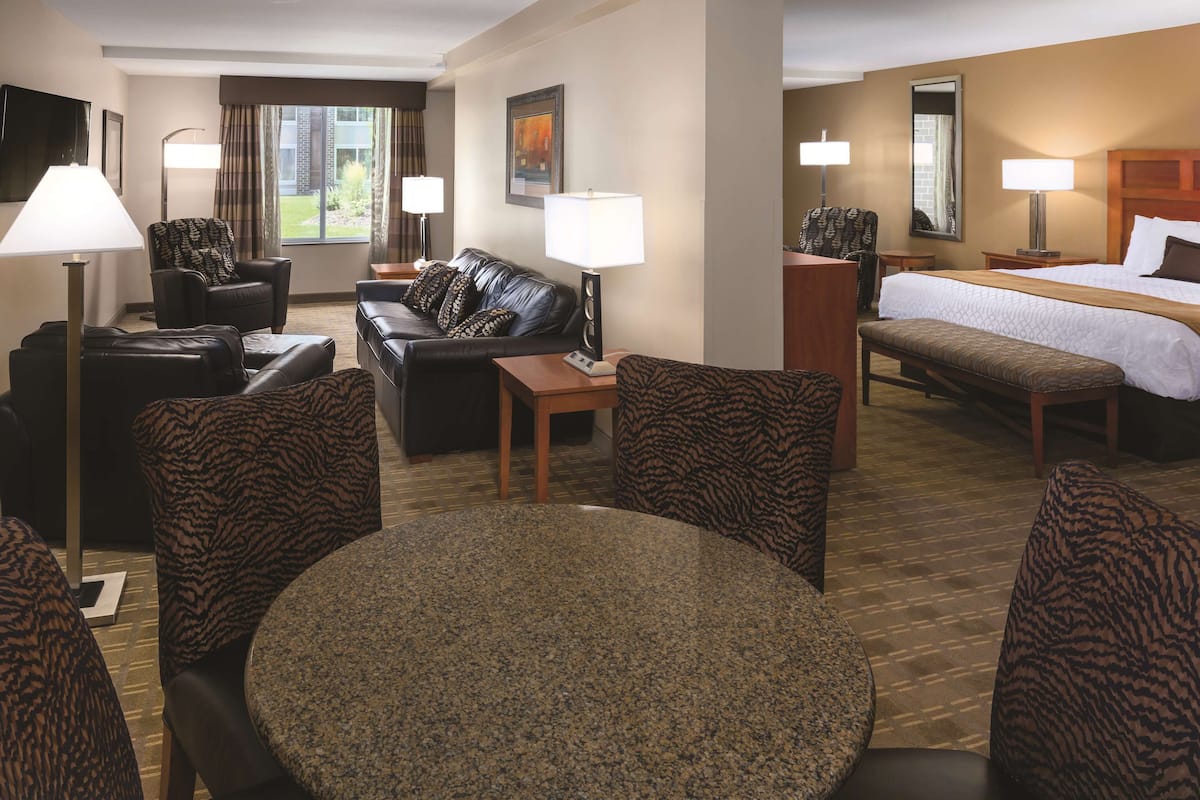 Premium bedding, pillowtop beds, desk, laptop workspace
