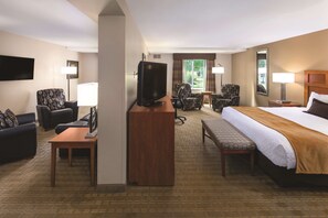 Premium bedding, pillowtop beds, desk, laptop workspace