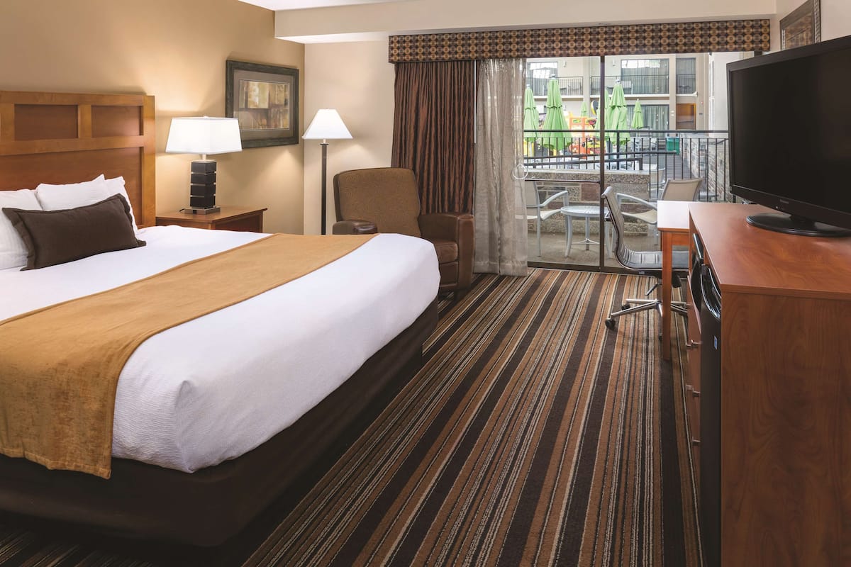 Premium bedding, pillowtop beds, desk, laptop workspace