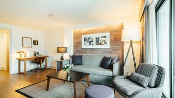 Premium bedding, minibar, in-room safe, desk