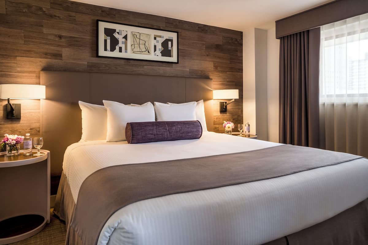 Premier Suite, 1 King Bed with Sofa bed, Balcony