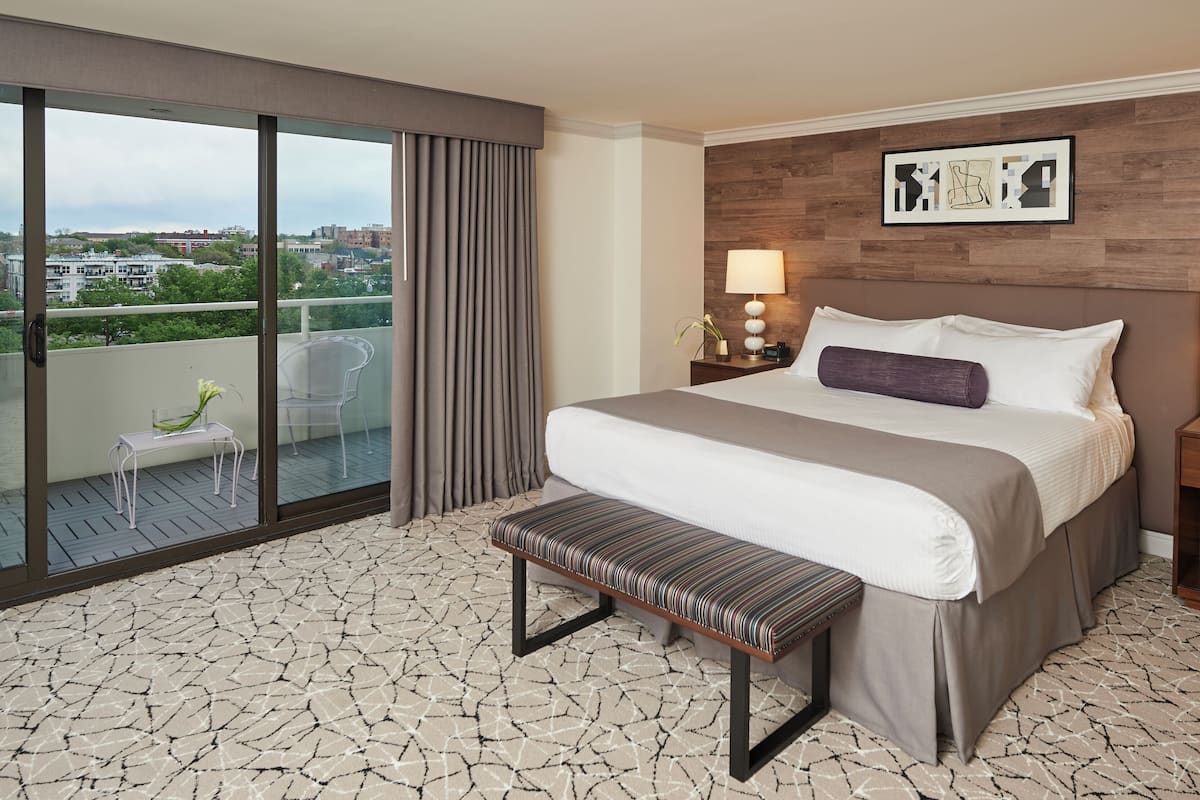 Deluxe Room, 1 King Bed