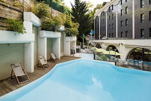 Piscine extérieure (ouverte en saison)