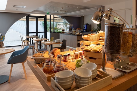 Daily buffet breakfast for a fee. Holiday Inn Lyon Vaise by IHG
