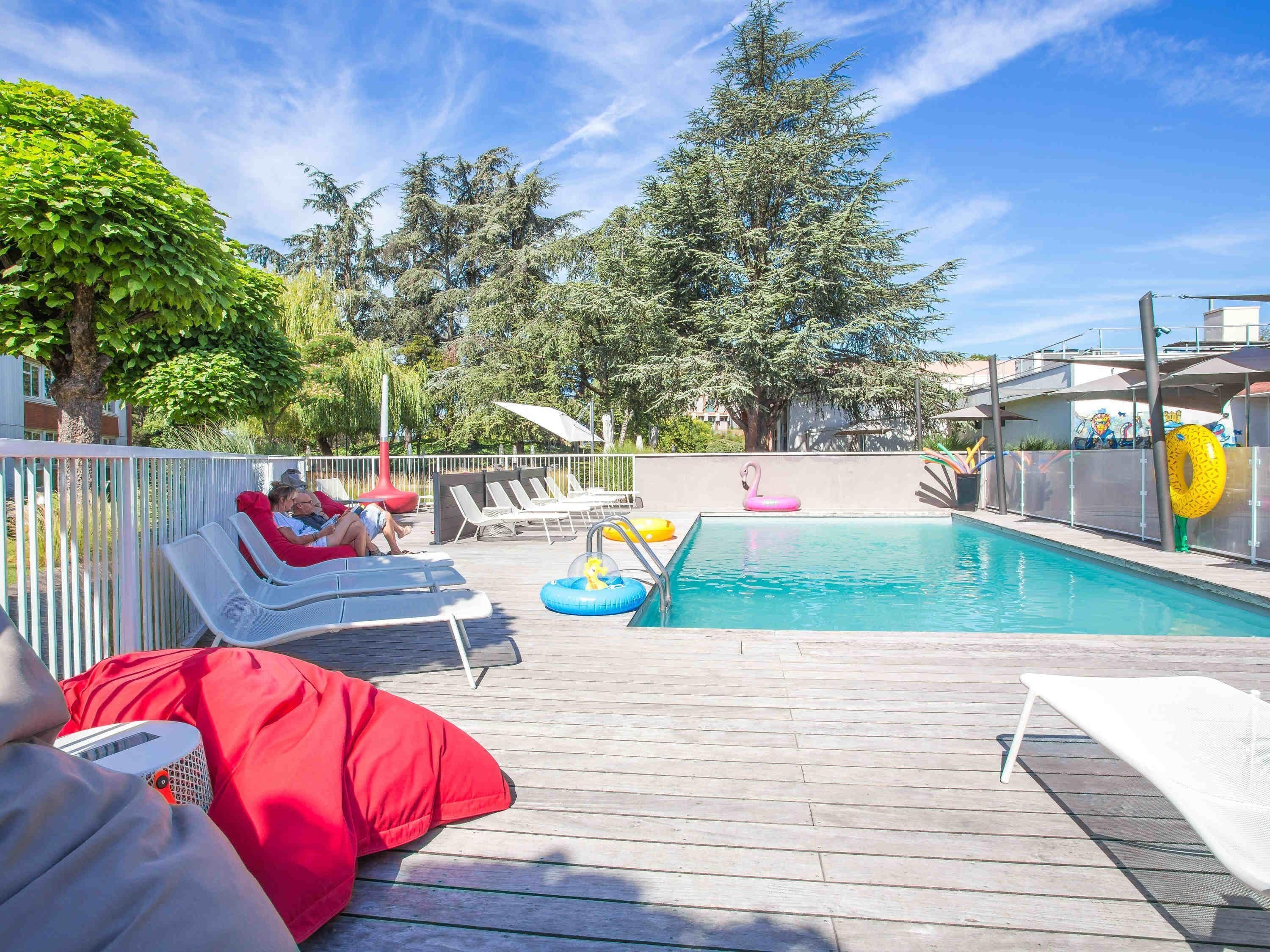 Piscina externa sazonal