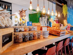 Daily buffet breakfast (EUR 19 per person)