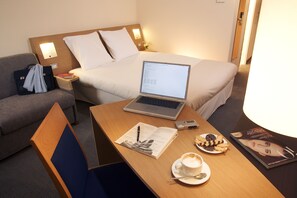 Premium bedding, in-room safe, desk, blackout curtains