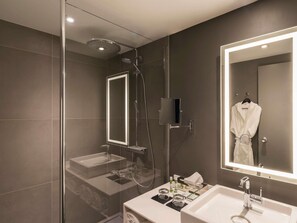 Executive Room, 1 Double Bed with Sofa bed | Premium bedding, in-room safe, desk, blackout drapes - Novotel Lyon Bron Eurexpo (Bron)