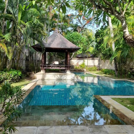 The Royal Beach Seminyak Bali – Affordable hotel in Seminyak