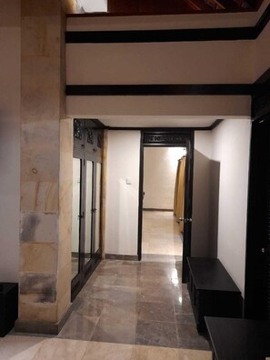 Two Bedroom Villa | 2 dormitorios, minibar, caja fuerte y mobiliario individual