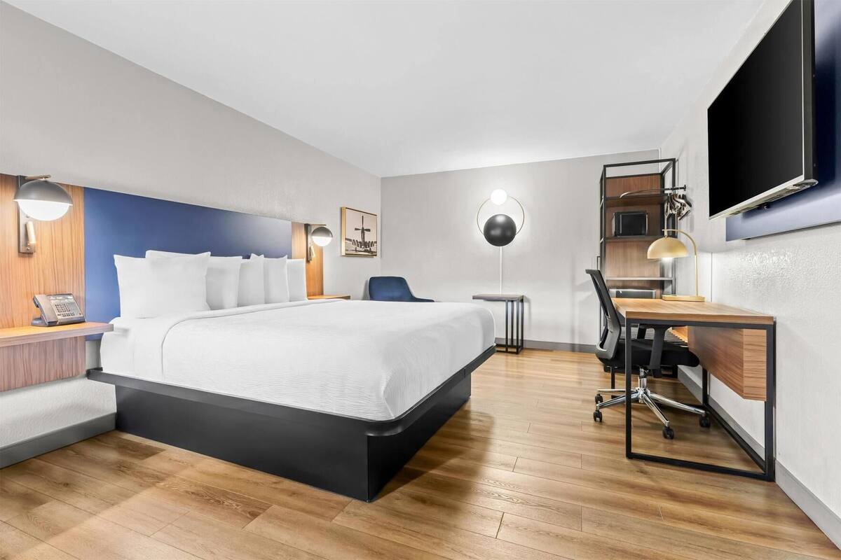 Ropa de cama de alta calidad y escritorio