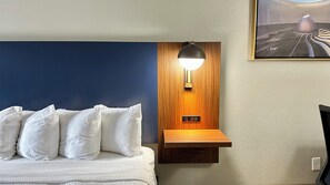 高級寝具、デスク、アイロン / アイロン台、ベビーベッド (無料)