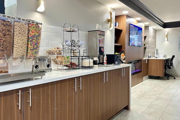 Petit déjeuner buffet