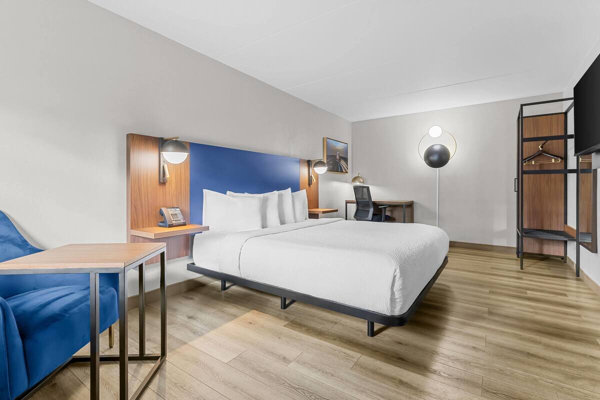 Ropa de cama de alta calidad y escritorio