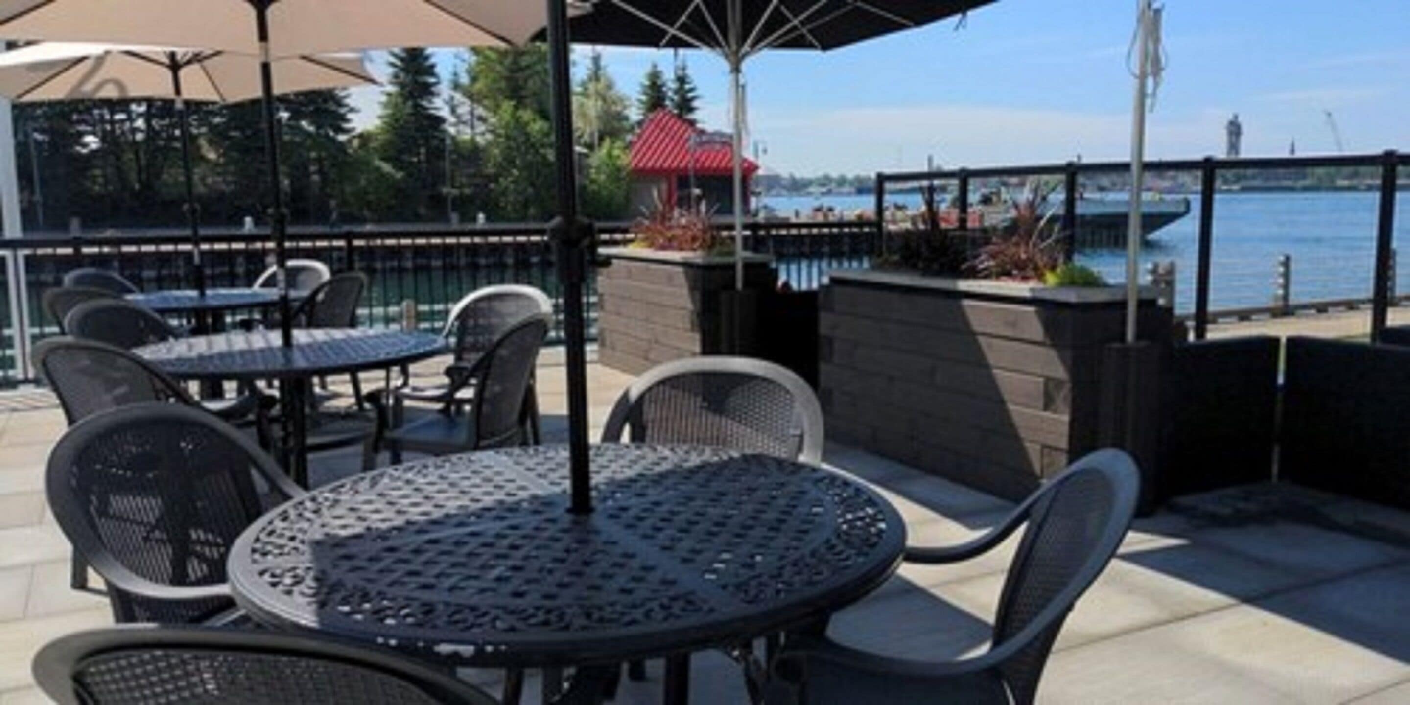 2 restaurants, breakfast, lunch, dinner served; local cuisine