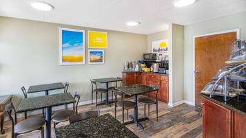 Petit déjeuner continental compris tous les jours