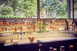 Piano bar