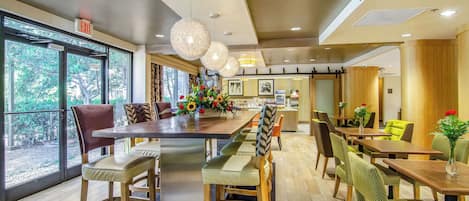 Free daily continental breakfast