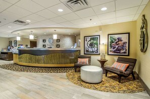Lobby - Comfort Inn Raleigh Midtown (Raleigh)