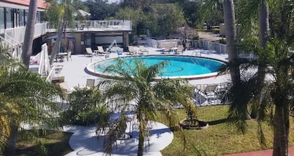 Days Inn by Wyndham Clearwater/Gulf to Bay