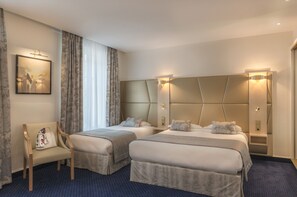 Ropa de cama de alta calidad y minibar 