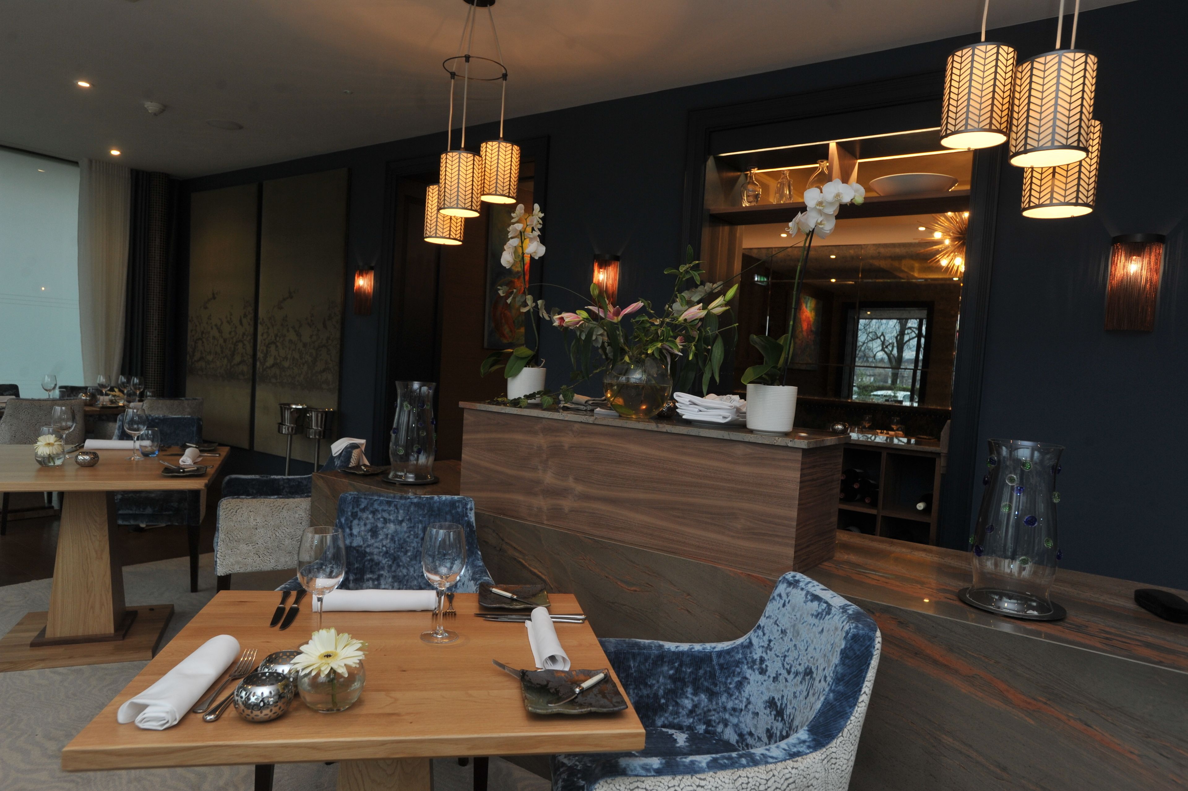 lunch, dinner served; italian cuisine, garden views