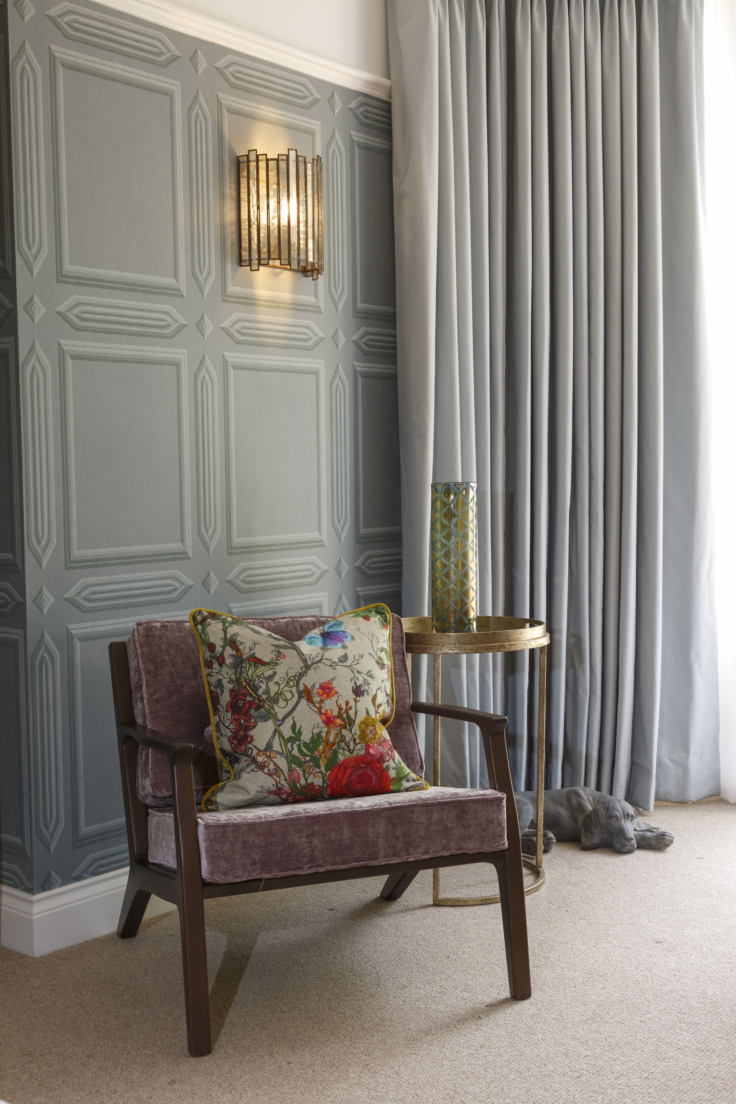 feature room premier | living area | 43-inch lcd tv with digital channels, tv