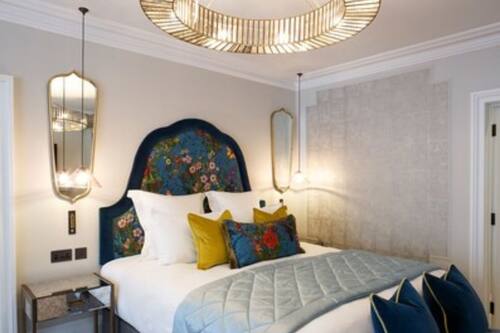 Feature Room Premier | In-room safe, desk, laptop workspace, iron/ironing board
