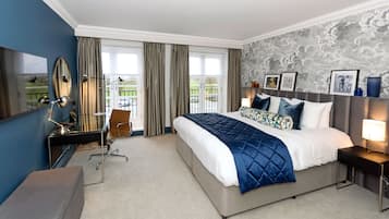 Zimmersafe, Schreibtisch, laptopgeeigneter Arbeitsplatz