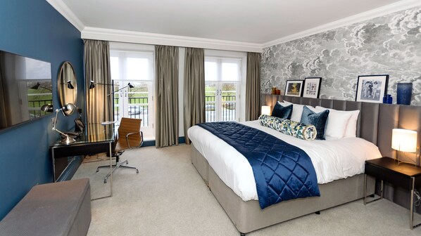 In-room safe, desk, laptop workspace, iron/ironing board