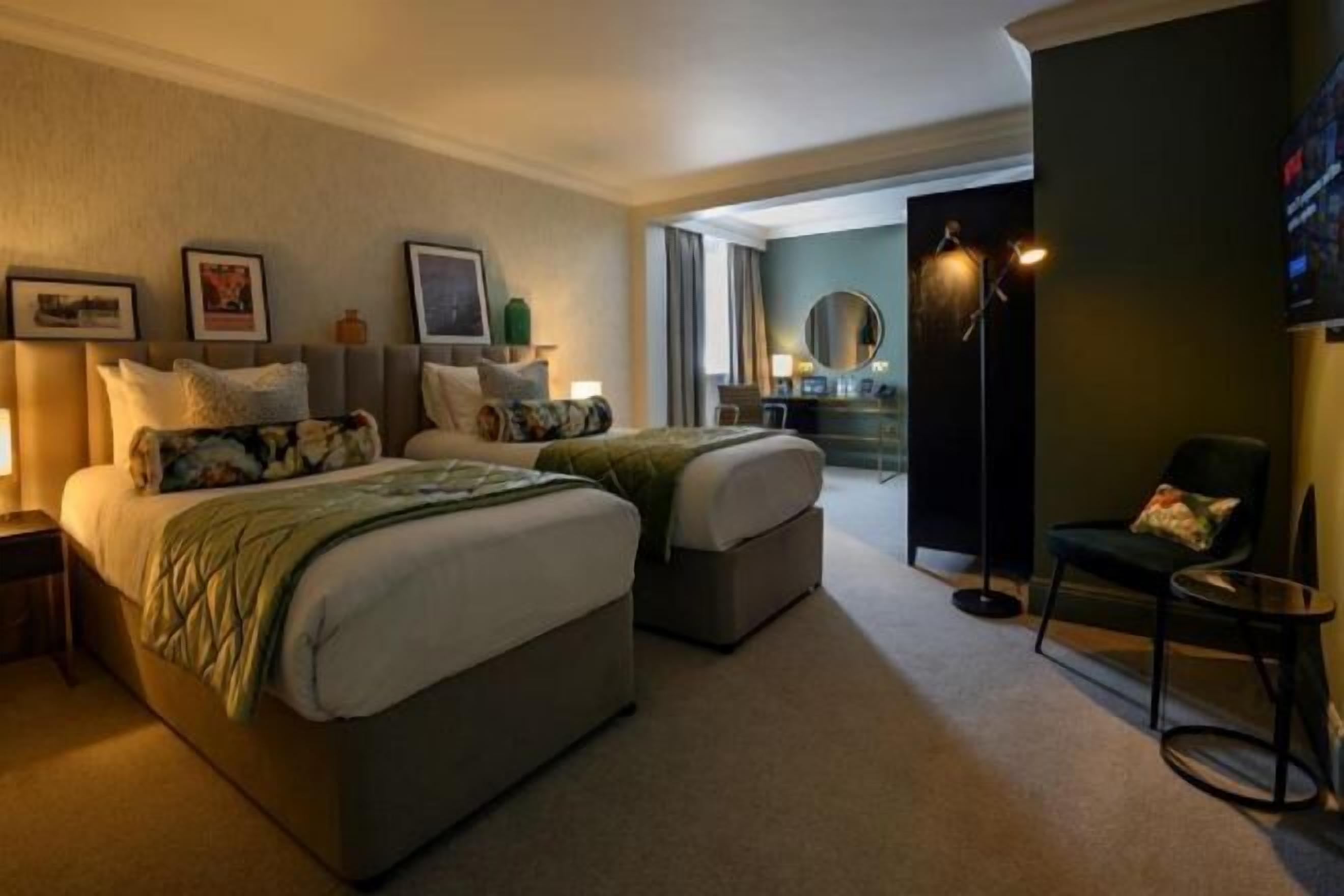 In-room safe, desk, laptop workspace, iron/ironing board