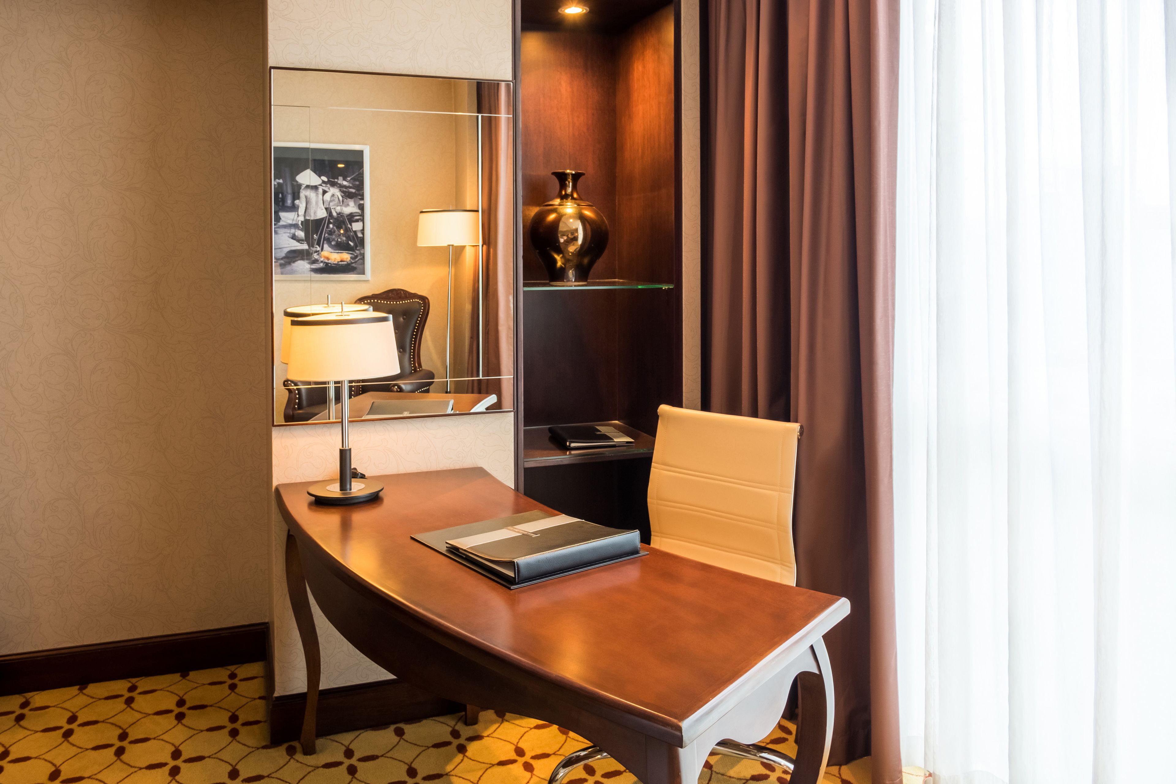 deluxe room, 1 double or 2 single beds (club) | premium bedding, minibar, in-room safe, desk