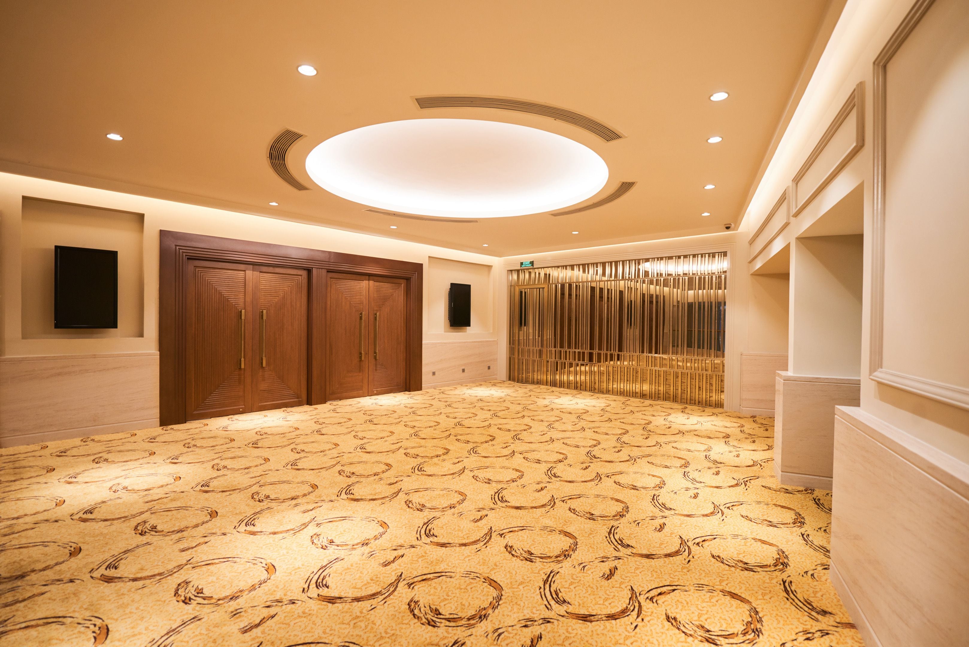 outdoor banquet area