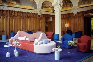 Sala de estar en el lobby