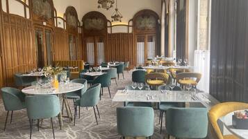 Serveert diner, Franse gerechten