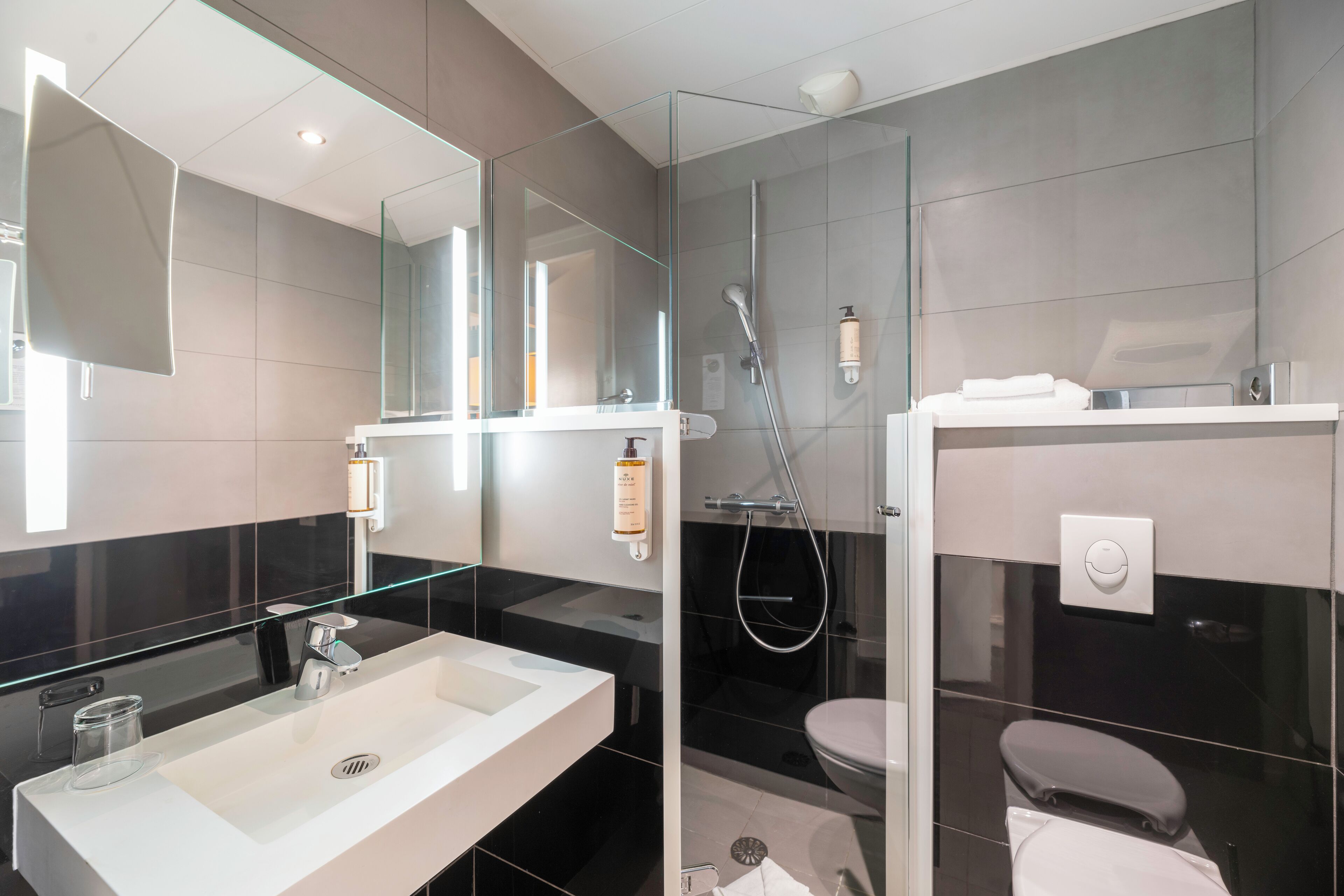 classic room, 1 single bed | bathroom | eco-friendly toiletries, hair dryer, towels, soap