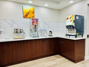 Café da manhã com buffet grátis todos os dias