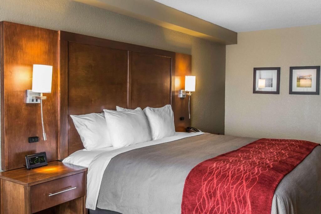 Premium bedding, desk, blackout drapes, iron/ironing board