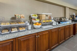 Free daily continental breakfast - Comfort Inn & Suites Knoxville West (Knoxville)