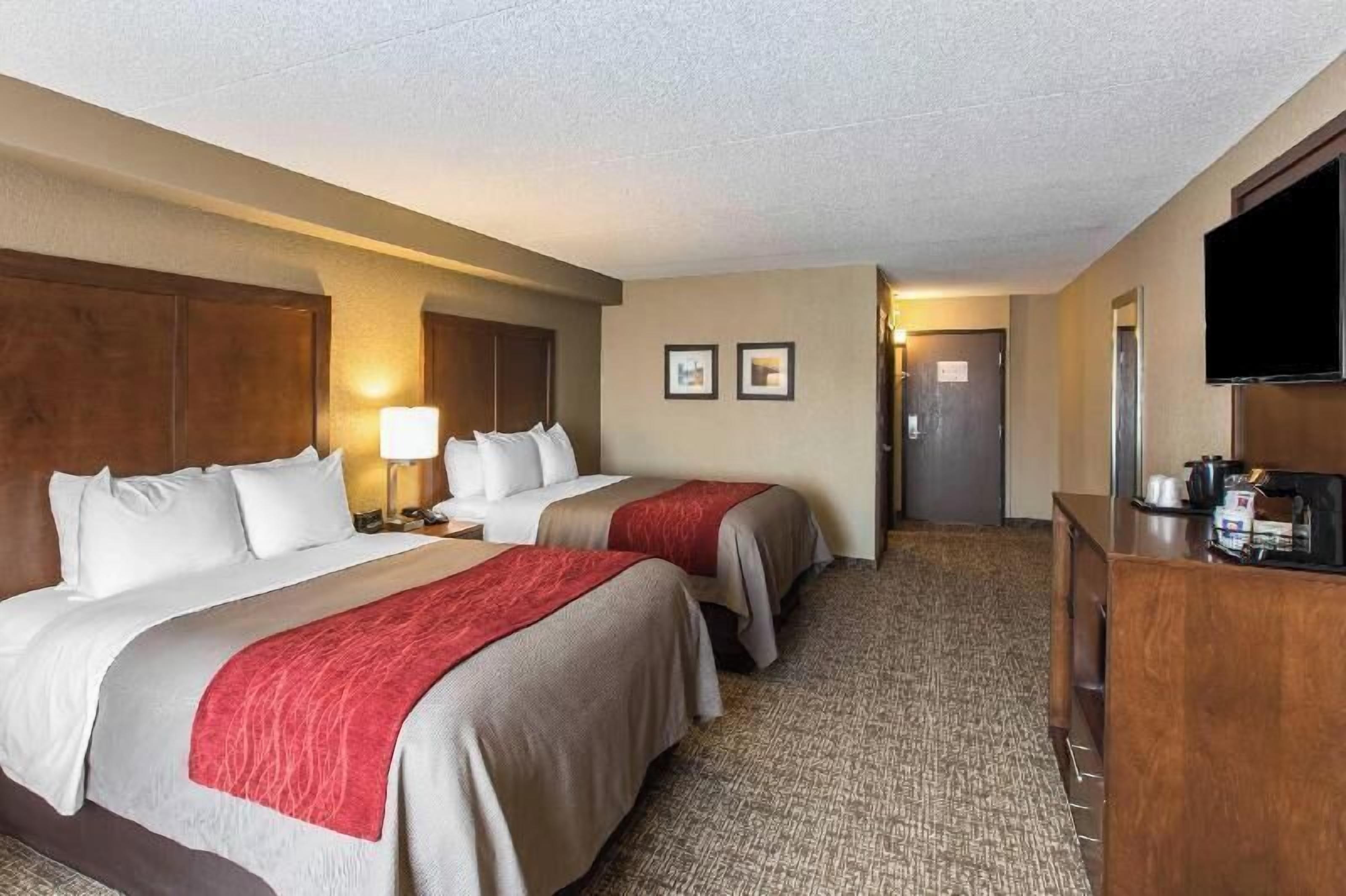 Premium bedding, desk, blackout drapes, iron/ironing board