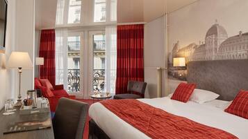 Hochwertige Bettwaren, Minibar, Zimmersafe, individuell dekoriert