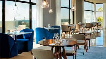 Breakfast, lunch and dinner served