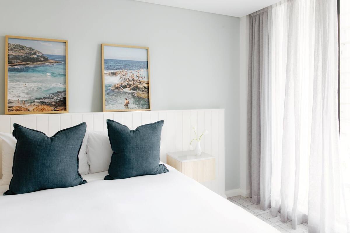 Habitación, 1 cama de matrimonio grande (Atrium) | Colchones con acolchado adicional, minibar, caja fuerte