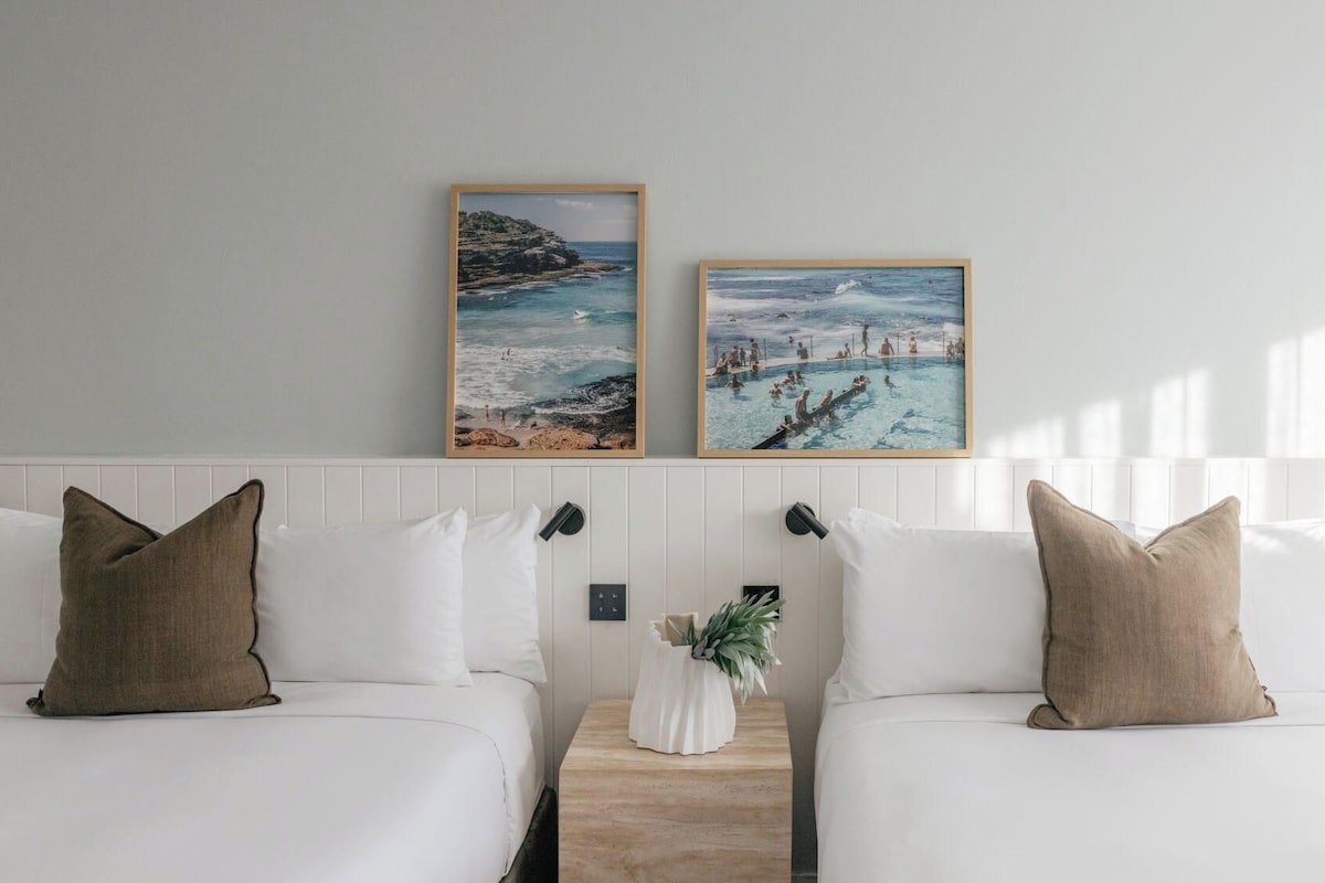 Village Twin | Roupas de cama premium, camas com colchões pillow-top, frigobar