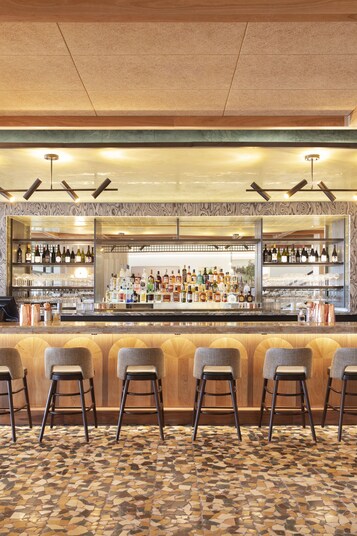 Cocktail bar
