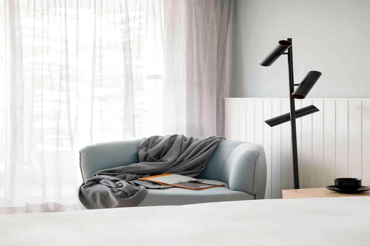 Coastal Villa | Pillowtop beds, minibar, in-room safe, laptop workspace