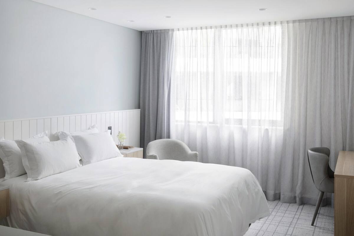 Village Superior Queen | Pillowtop beds, minibar, in-room safe, laptop workspace
